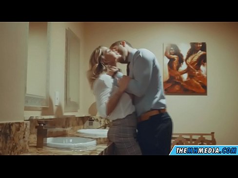 ❤️ Кога бујна русокоса ќе ве заведе во јавен тоалет ❌ Супер секс кај нас ️❤
